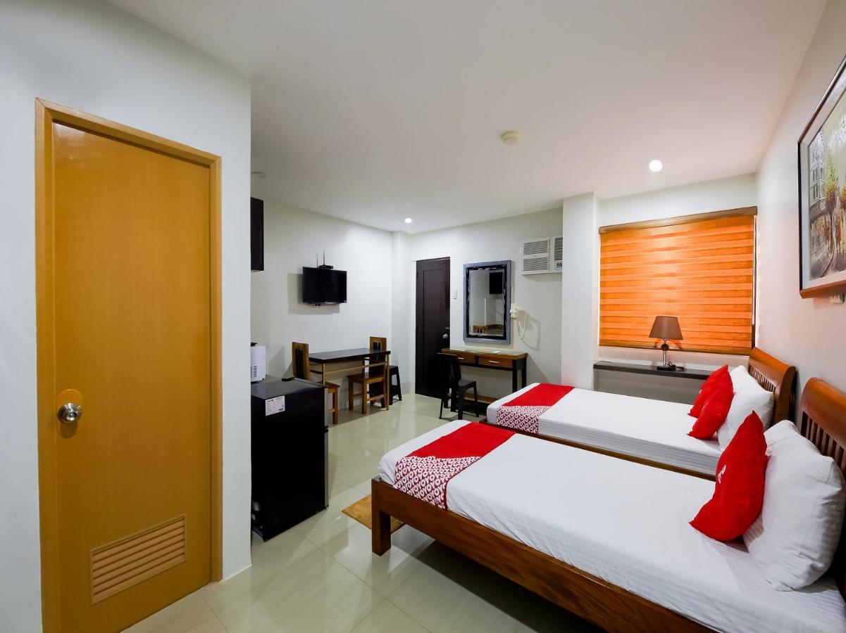 Oyo 848 Dona Aurora Condotel Quezon City Extérieur photo