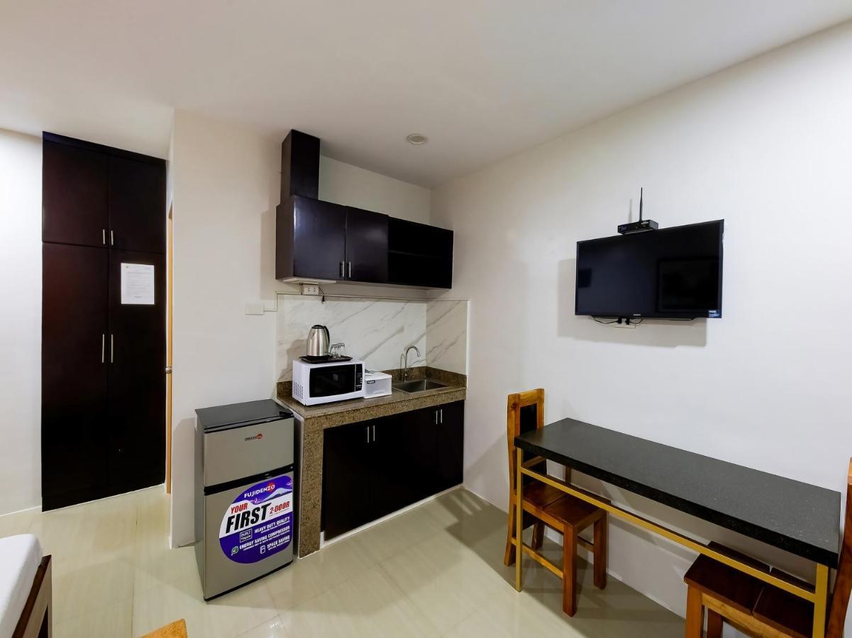 Oyo 848 Dona Aurora Condotel Quezon City Extérieur photo