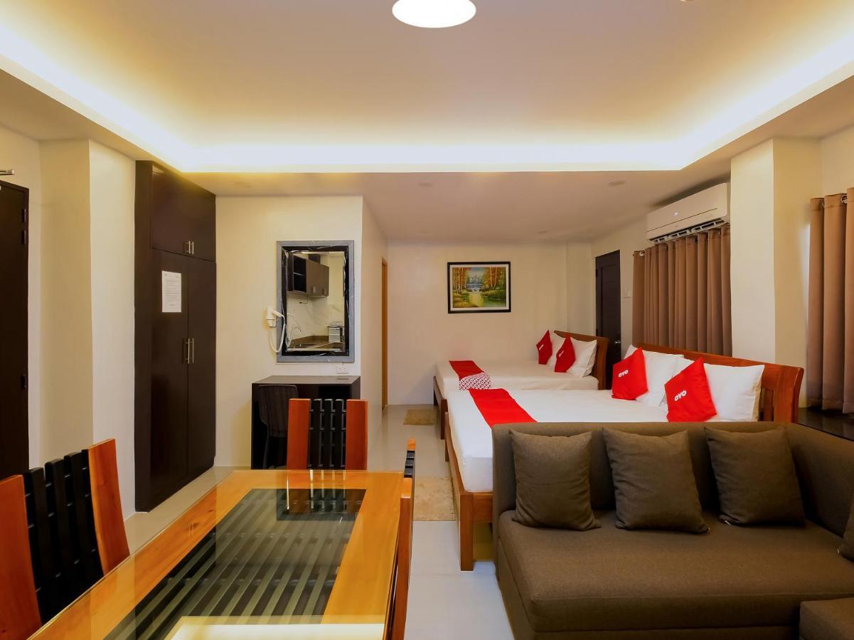 Oyo 848 Dona Aurora Condotel Quezon City Extérieur photo