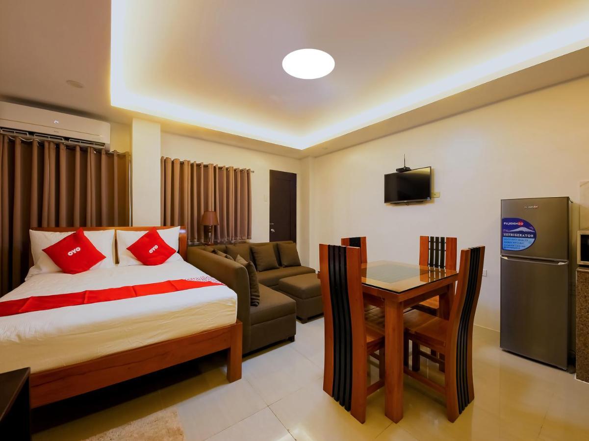 Oyo 848 Dona Aurora Condotel Quezon City Extérieur photo