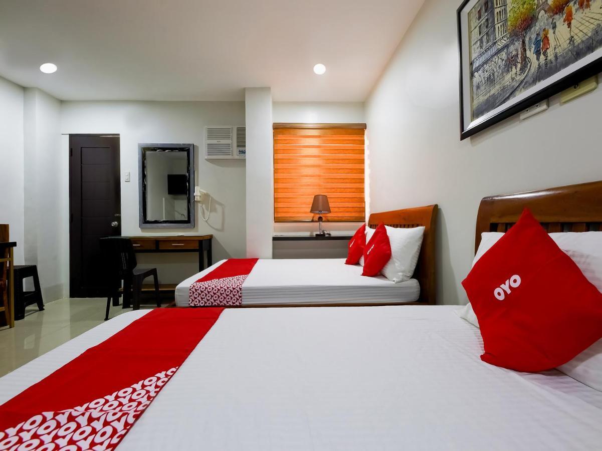Oyo 848 Dona Aurora Condotel Quezon City Extérieur photo