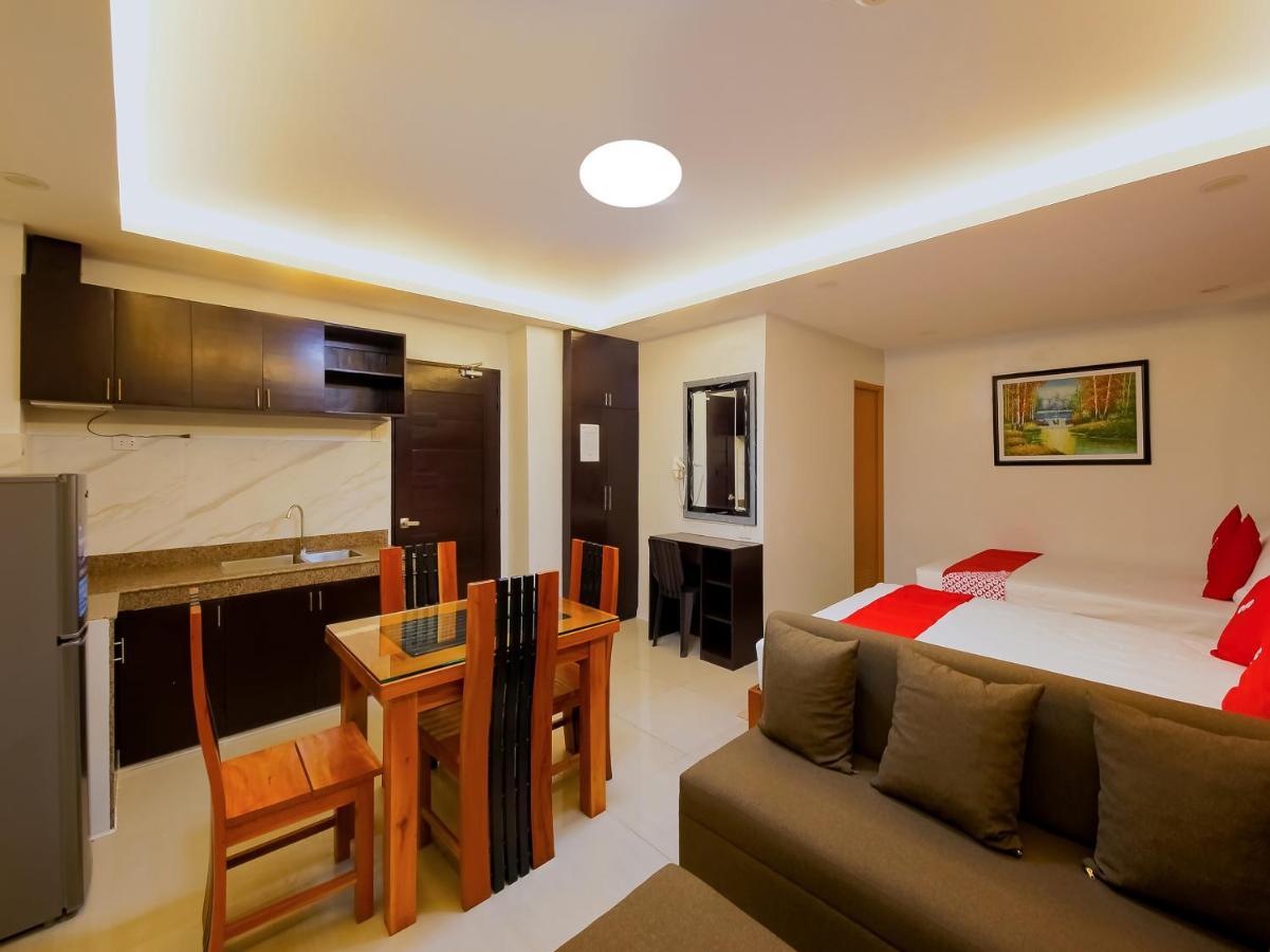 Oyo 848 Dona Aurora Condotel Quezon City Extérieur photo