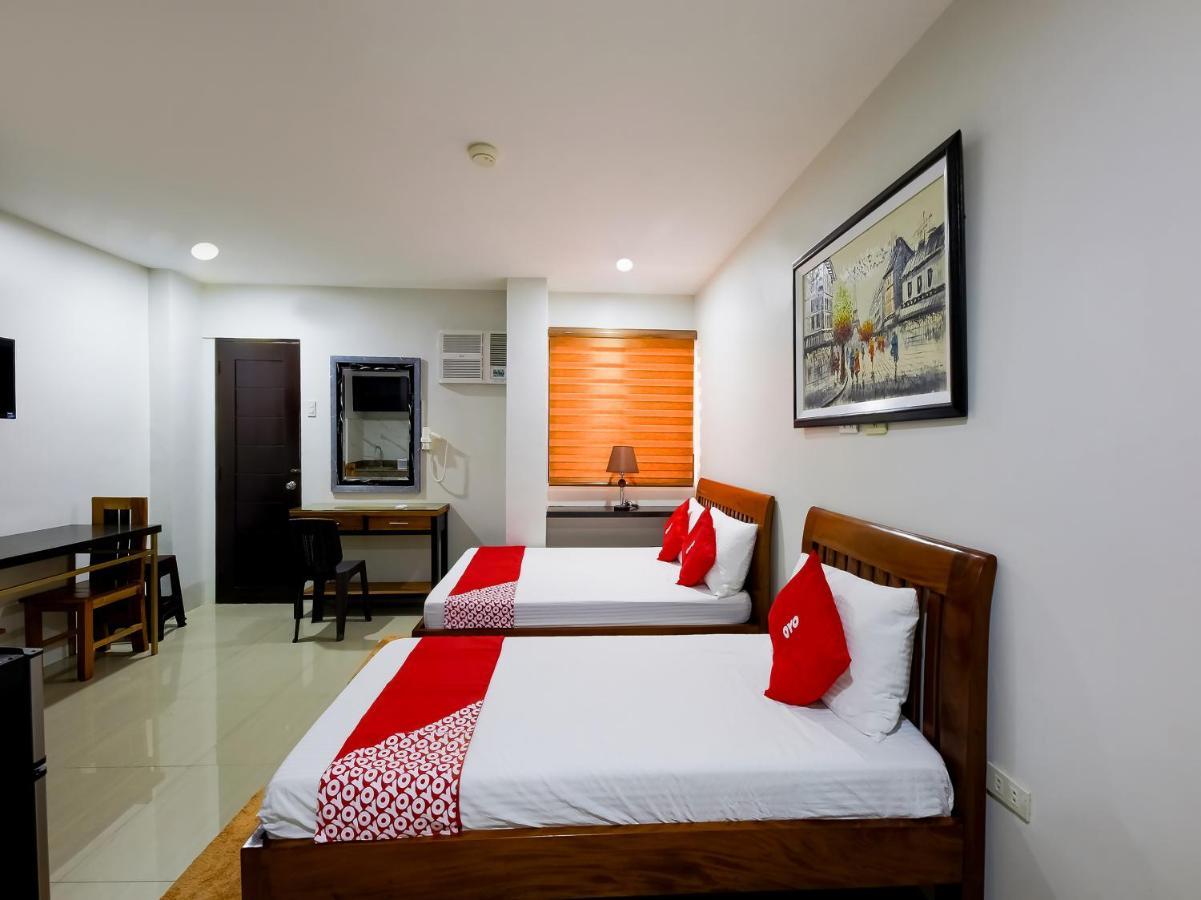 Oyo 848 Dona Aurora Condotel Quezon City Extérieur photo