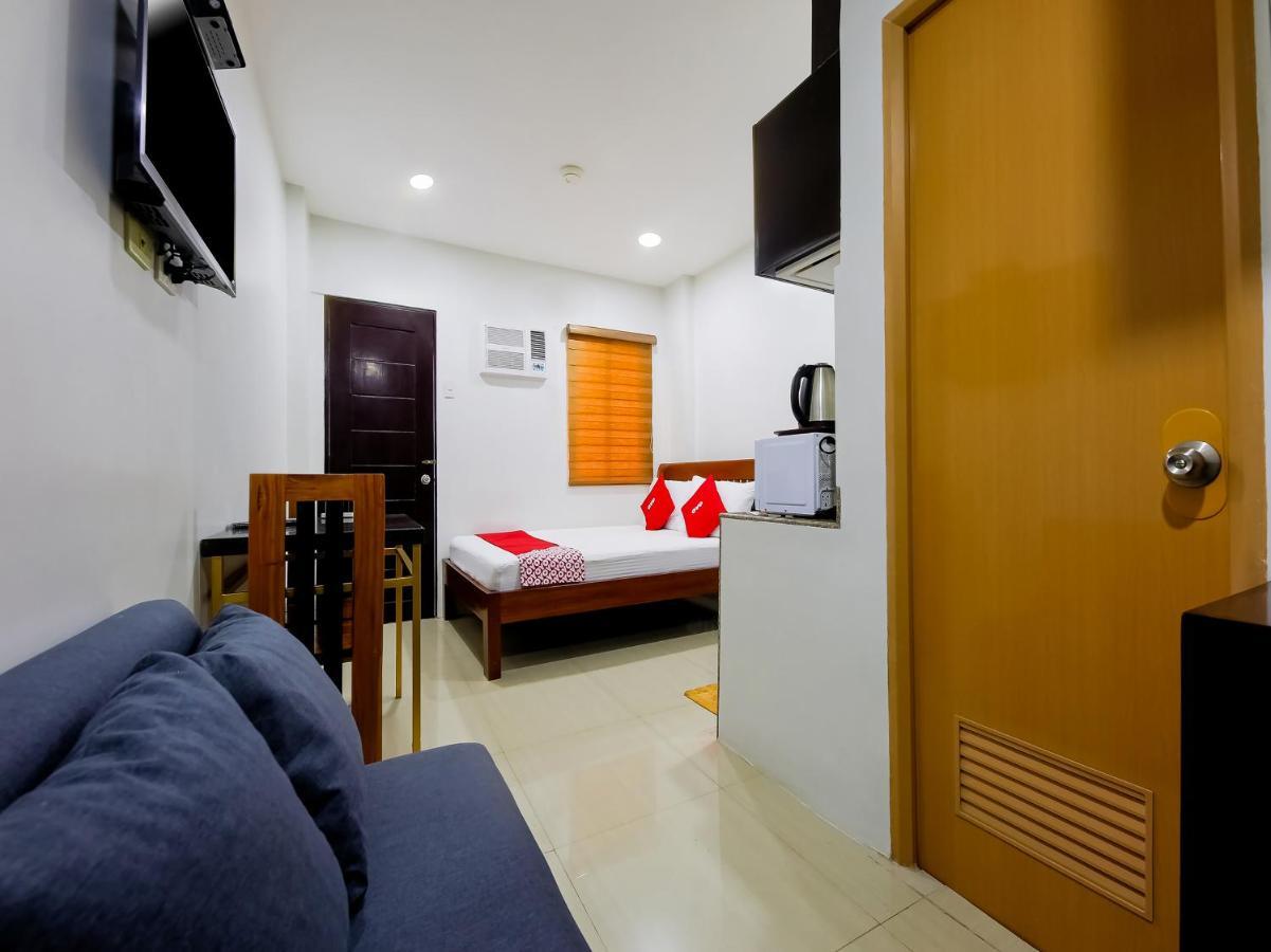 Oyo 848 Dona Aurora Condotel Quezon City Extérieur photo