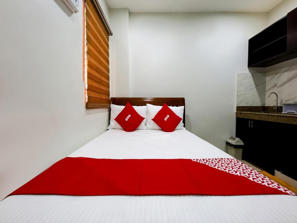 Oyo 848 Dona Aurora Condotel Quezon City Extérieur photo