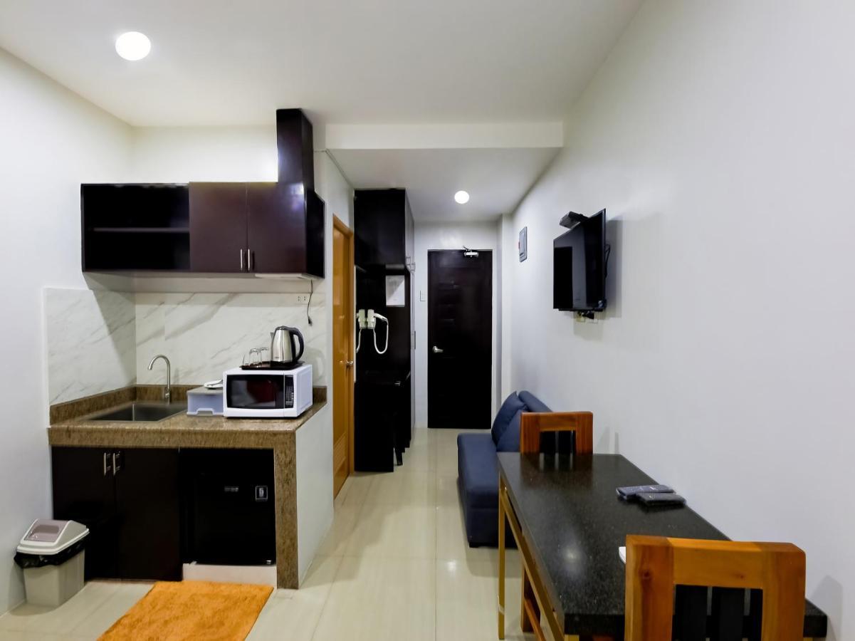 Oyo 848 Dona Aurora Condotel Quezon City Extérieur photo