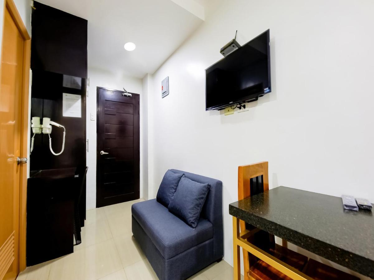 Oyo 848 Dona Aurora Condotel Quezon City Extérieur photo