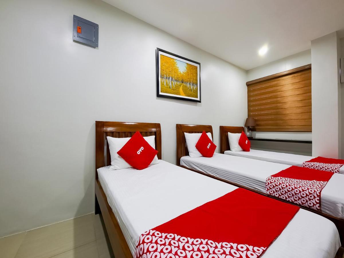 Oyo 848 Dona Aurora Condotel Quezon City Extérieur photo