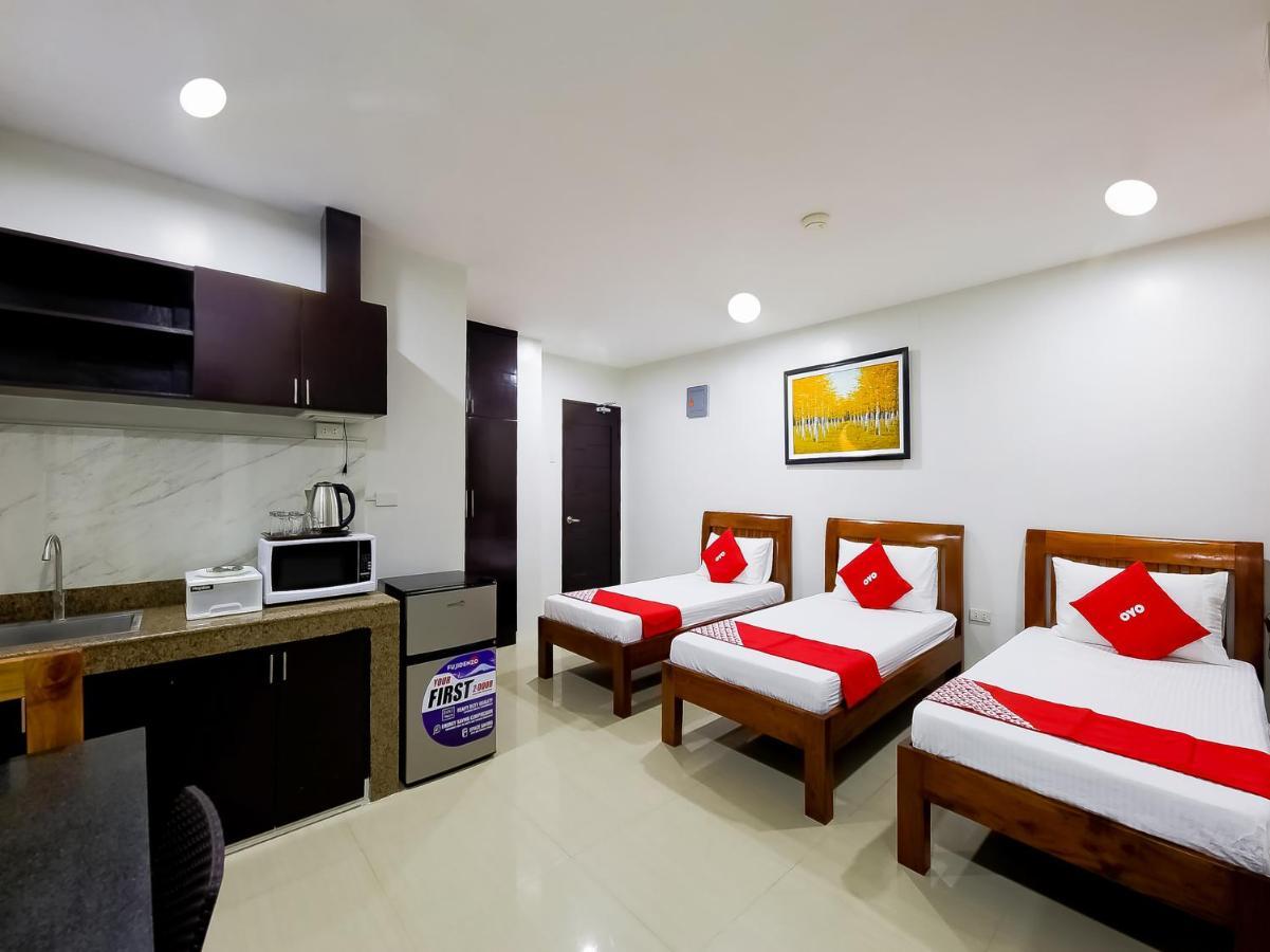Oyo 848 Dona Aurora Condotel Quezon City Extérieur photo