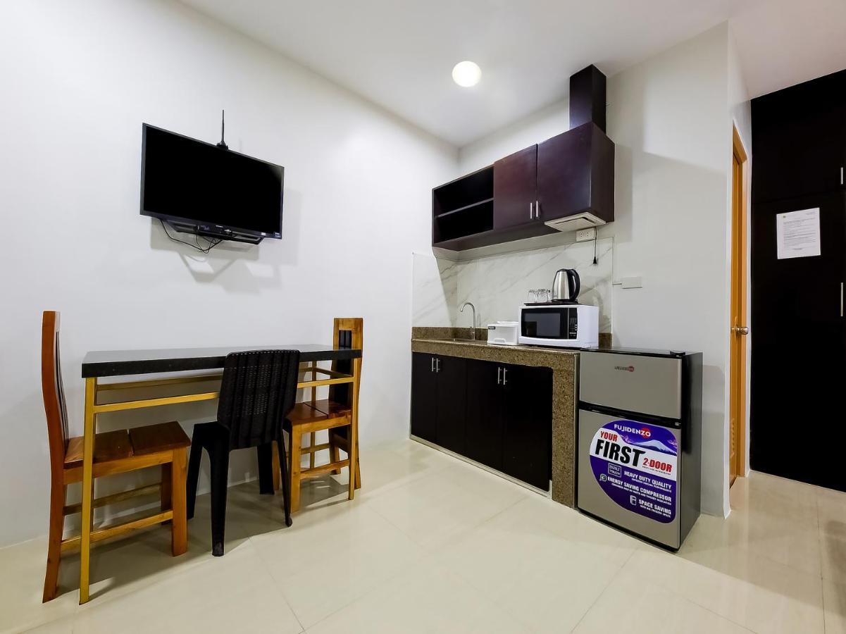 Oyo 848 Dona Aurora Condotel Quezon City Extérieur photo