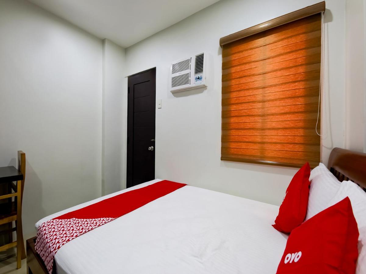 Oyo 848 Dona Aurora Condotel Quezon City Extérieur photo
