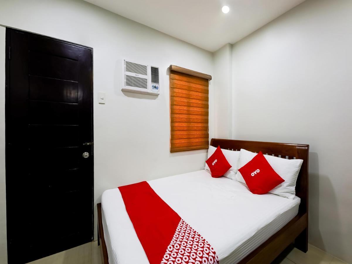 Oyo 848 Dona Aurora Condotel Quezon City Extérieur photo