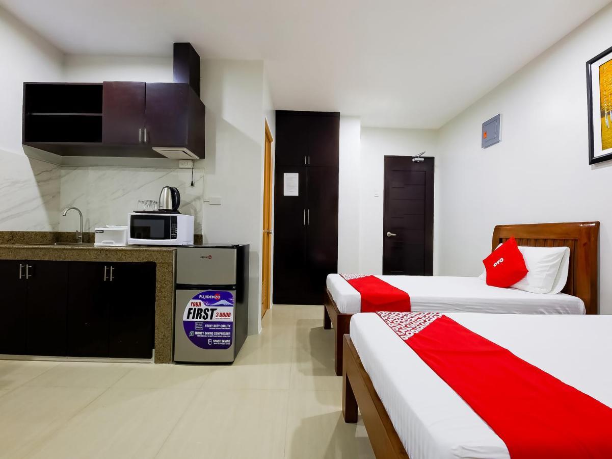 Oyo 848 Dona Aurora Condotel Quezon City Extérieur photo