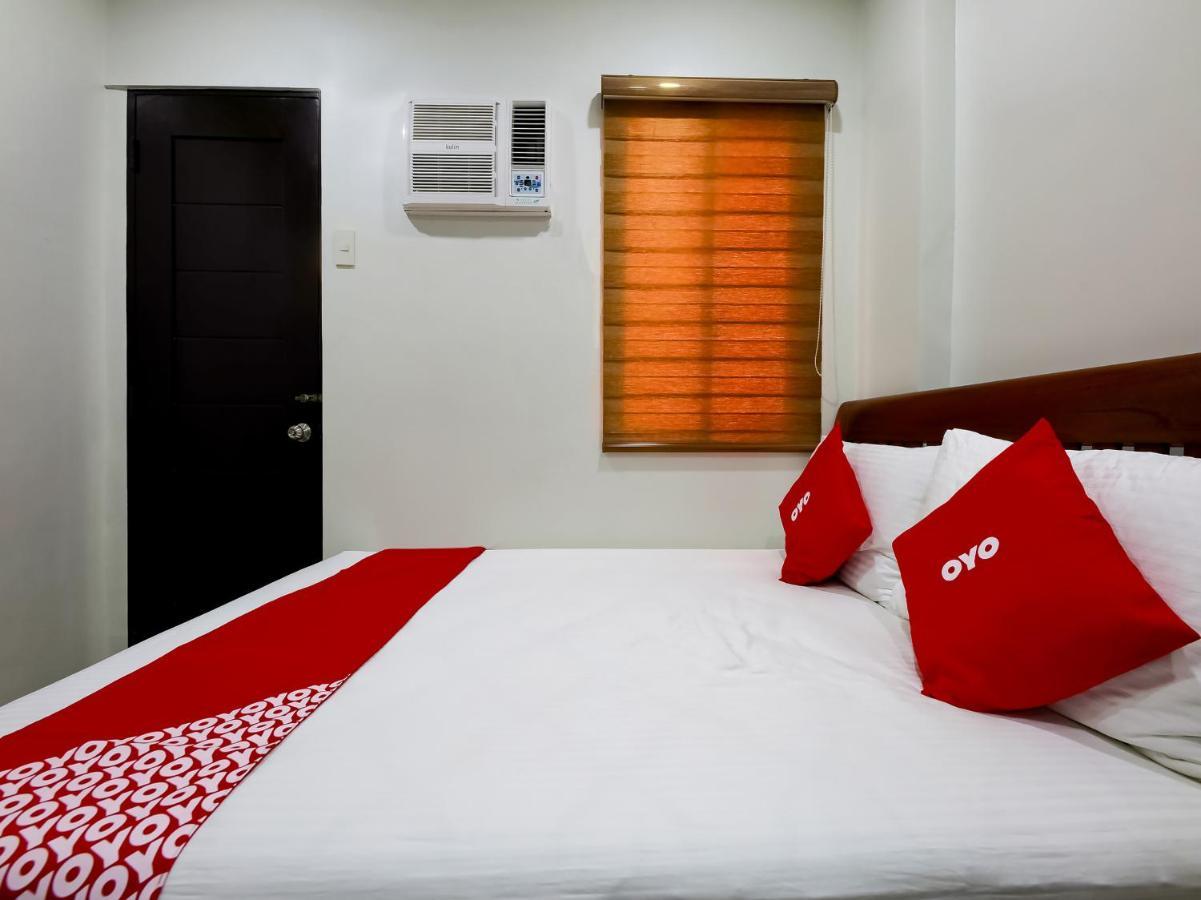 Oyo 848 Dona Aurora Condotel Quezon City Extérieur photo