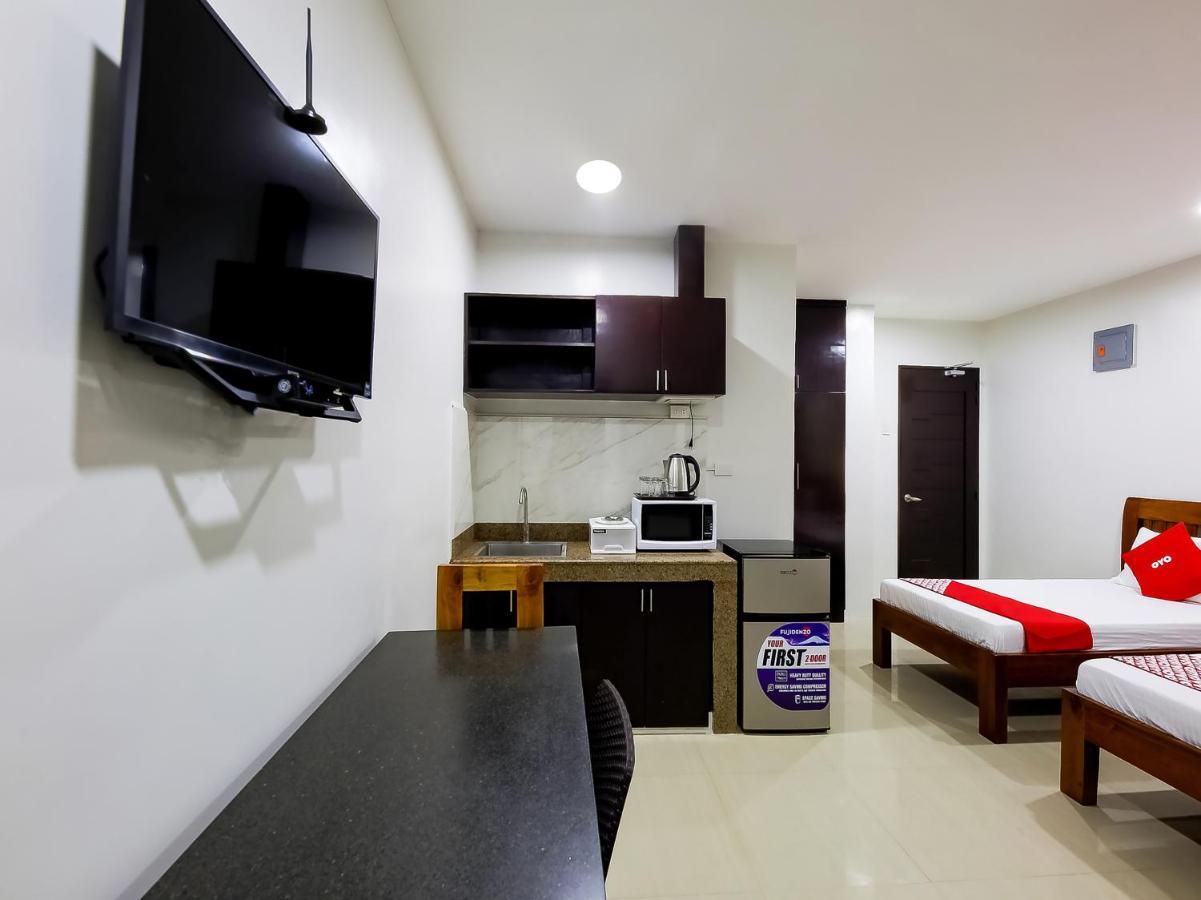 Oyo 848 Dona Aurora Condotel Quezon City Extérieur photo